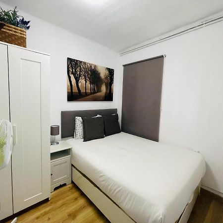 Beach Apartment Barca 6 산트 아드리아 데 베소스 외부 사진